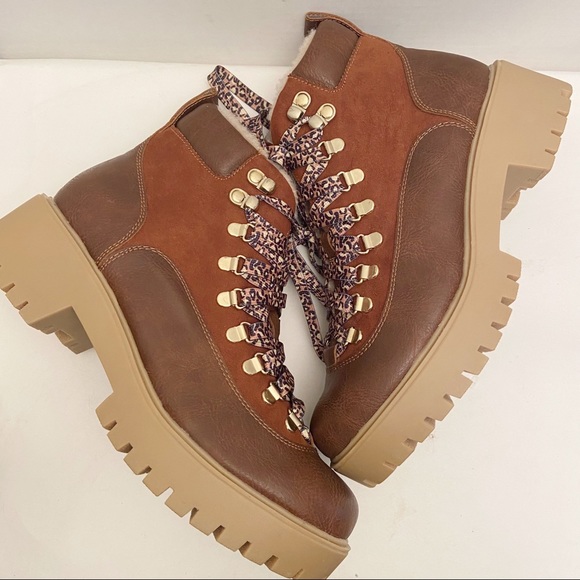New in box Madden Girl lodge cognac chunky boots sz 10 with animal print laces - Picture 4 of 13